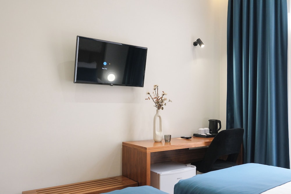 Comfort Triple Room, 3 Twin Beds, Non Smoking, City View photo 2