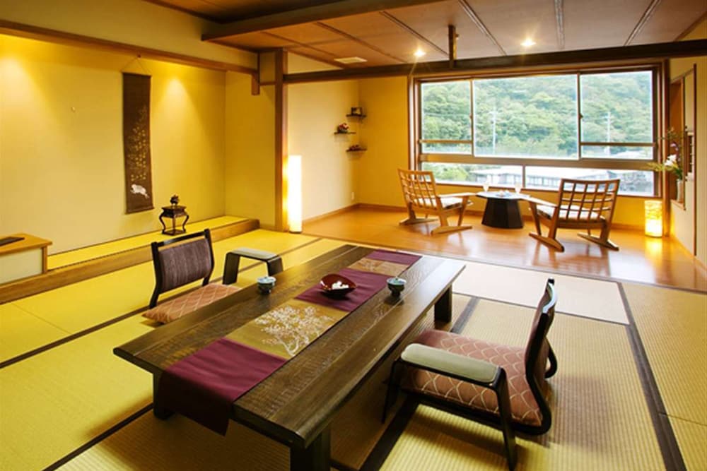 Design Room, Private Bathroom