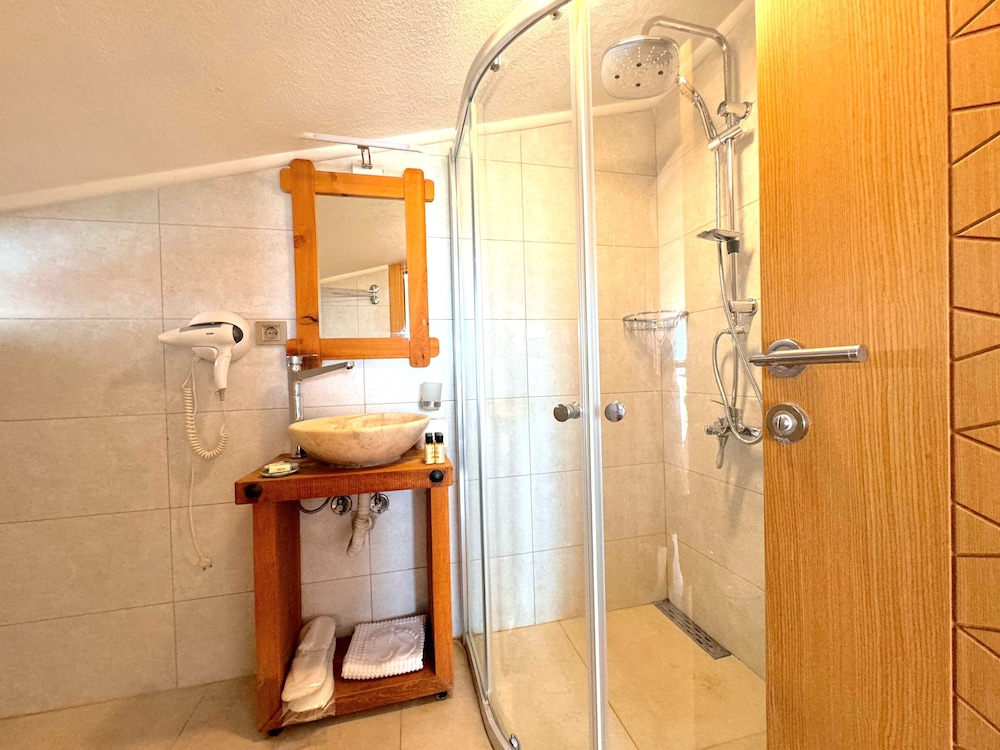 Double Room, Sea View, Sea Facing photo 2