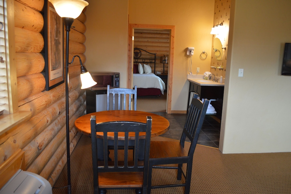 Superior Cabin, 1 King Bed with Sofa bed, Accessible photo 3