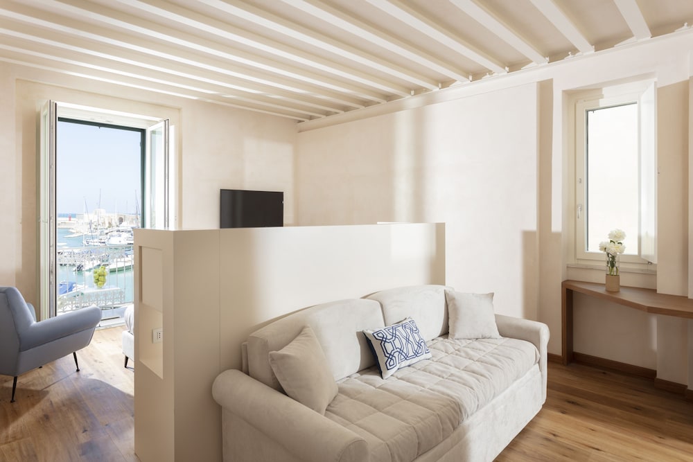 Executive Quadruple Room, Balcony, Harbor View (Le Sciale)