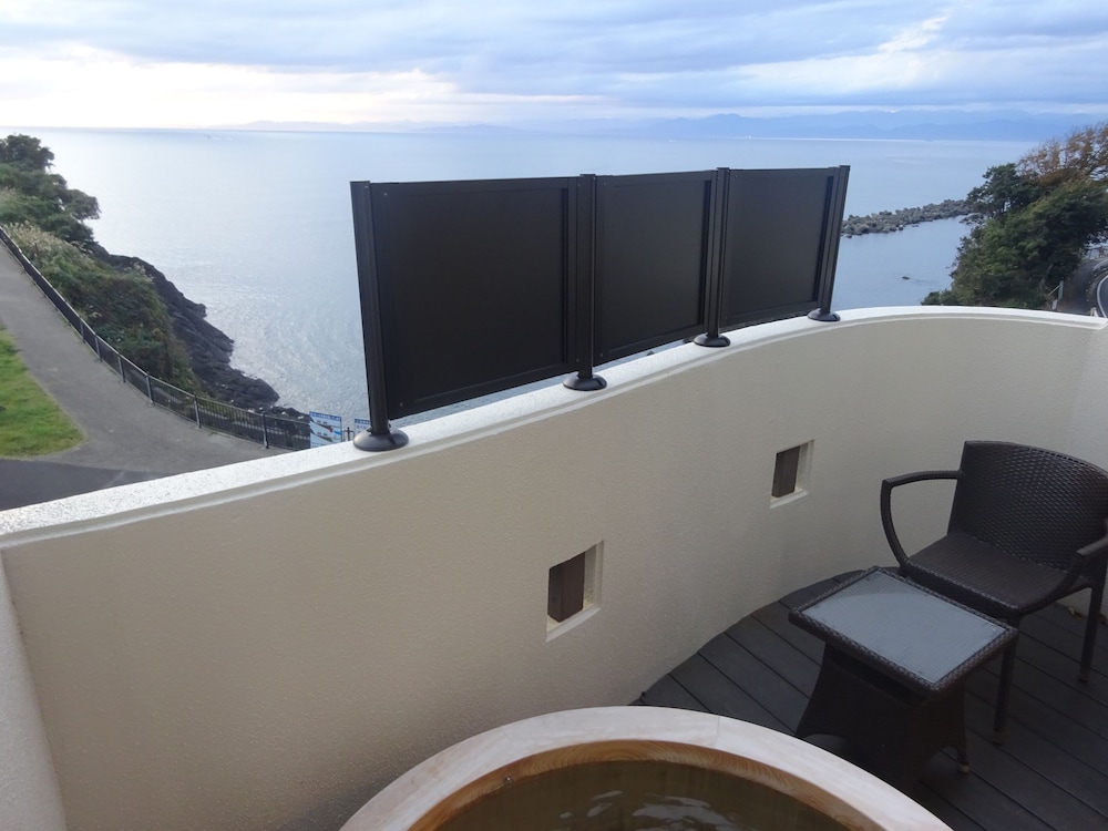 3F Twin Room with Hot Spring Open-Air Bath (Meal in guest room), Pet Friendly, Non Smoking - Photo 4