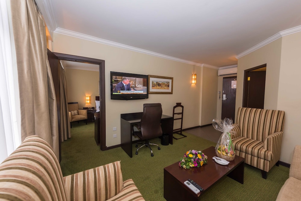 Executive Suite - Photo 1
