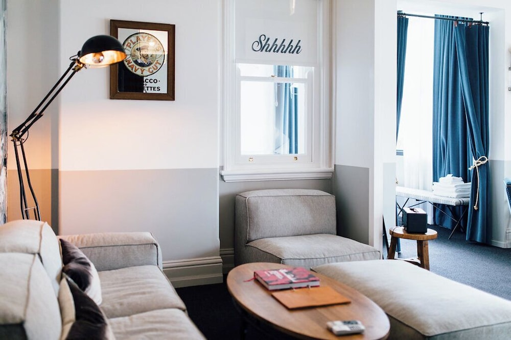 Deluxe Suite, 1 King Bed, Sea View