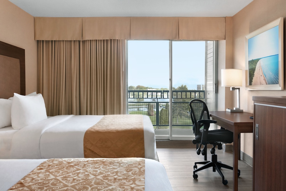 Room, 2 Queen Beds, Non Smoking (Water View) - Photo 2