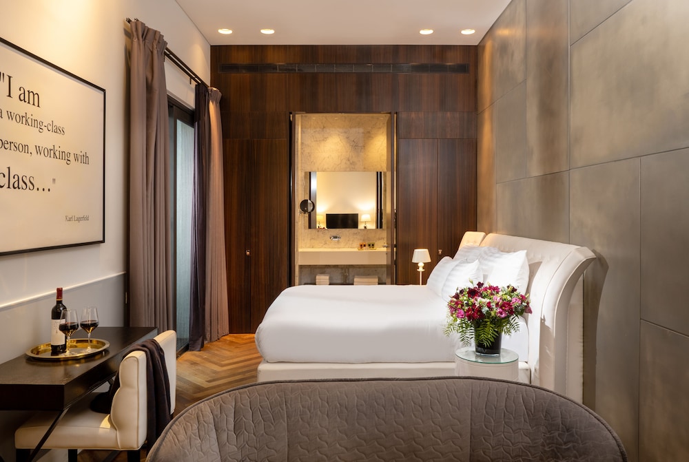 Suite, 1 Queen Bed (Sunset View)