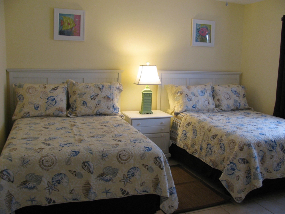 2 Bedroom Apartment (Neptune East) - Off Site Vacation Rental. photo 2