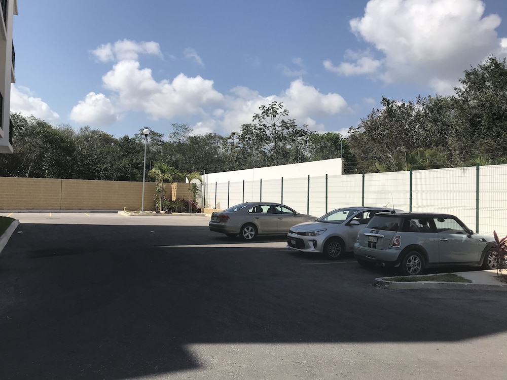 Elite Apartment, 2 Bedrooms, Pool Access, Poolside