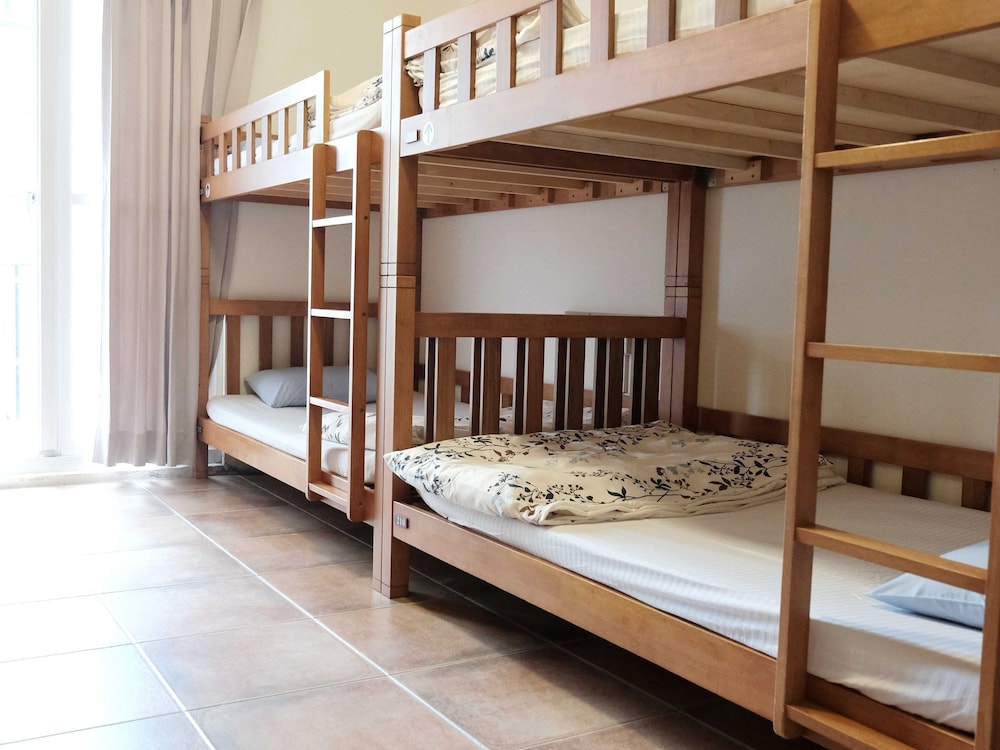 1 Bed In 8-Bed Dormitory (Female)