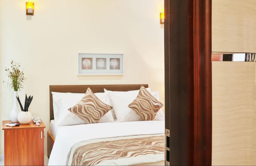 Deluxe Room + Free Airport Transfer photo 3