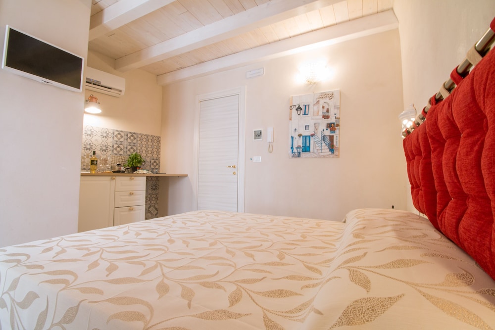 Traditional Apartment (Vico dell'Erba 8)