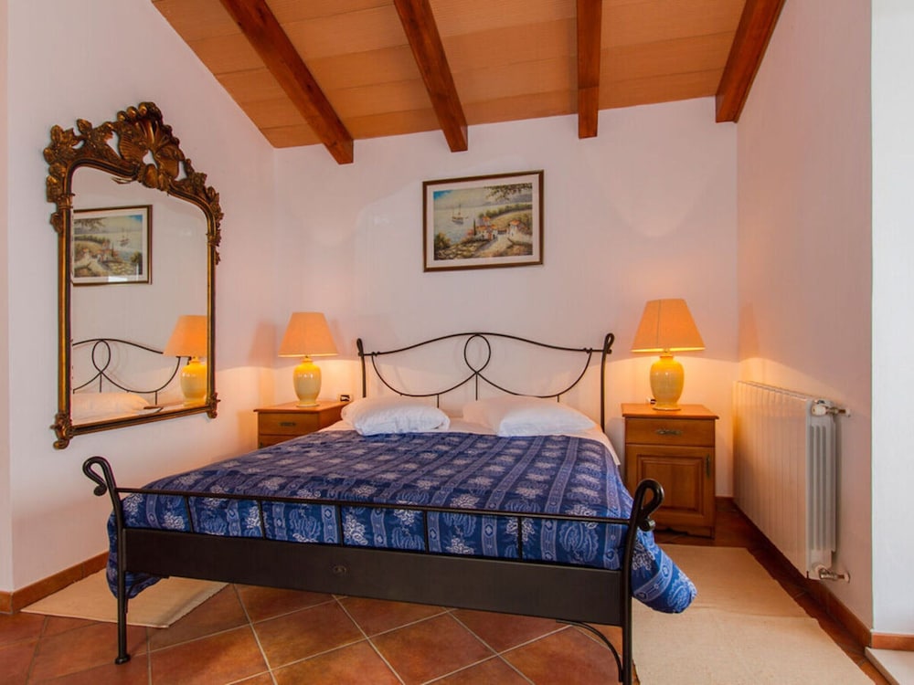 Villa photo 1