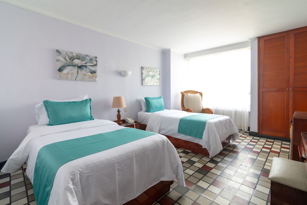 Standard Room, 2 Twin Beds - Photo 4