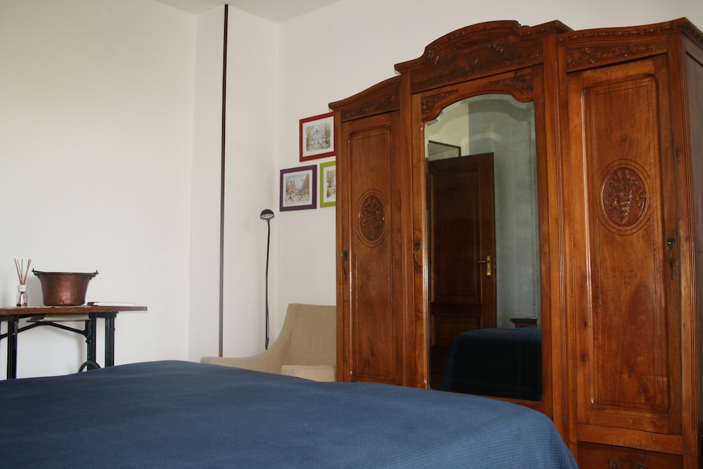 Double Room, 1 Queen Bed (Blu) photo 2
