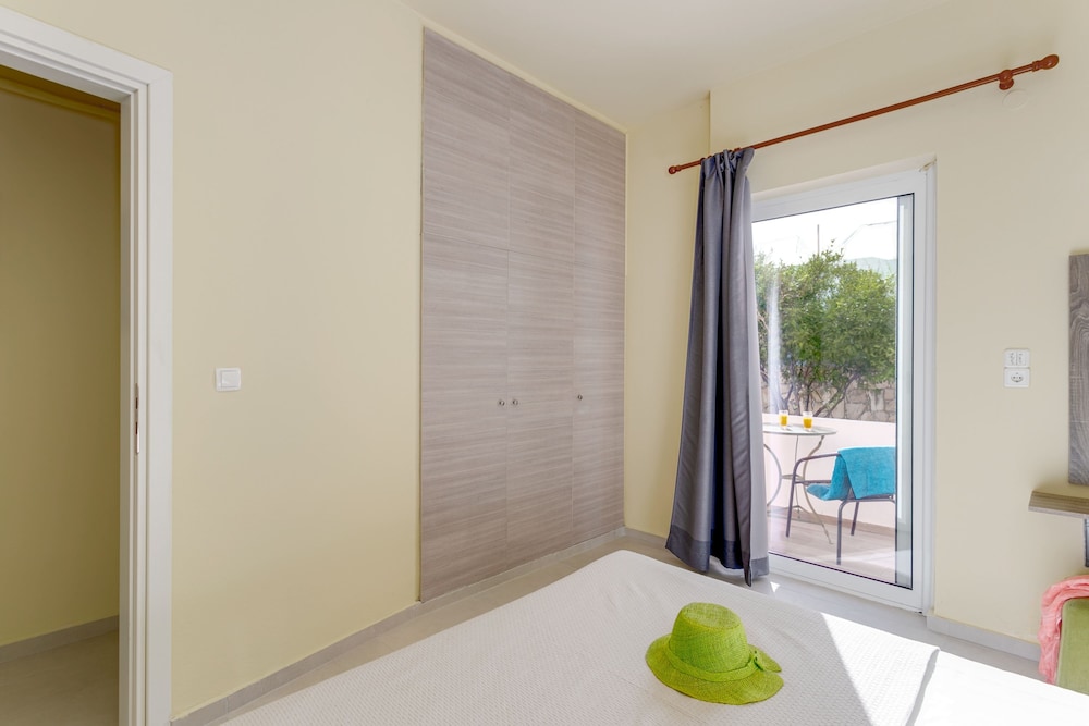Apartment, 2 Bedrooms, Garden View photo 3