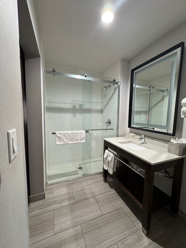 Standard Room, 1 King Bed, Non Smoking, City View