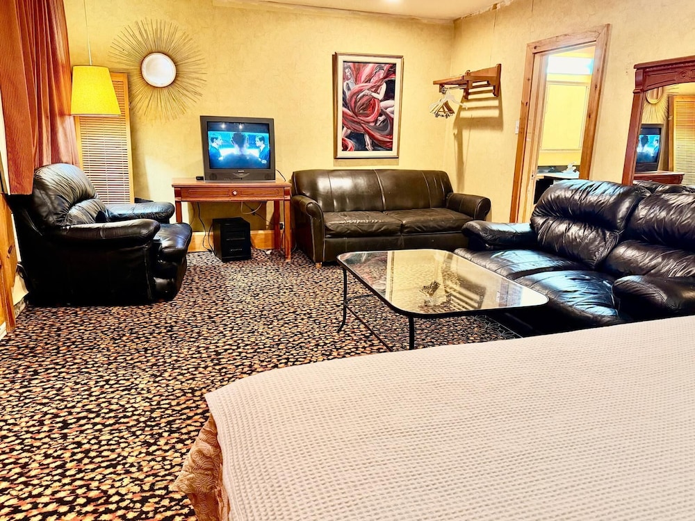 Luxury Suite