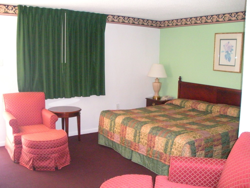 Standard Room, 1 King Bed, Non Smoking photo 2