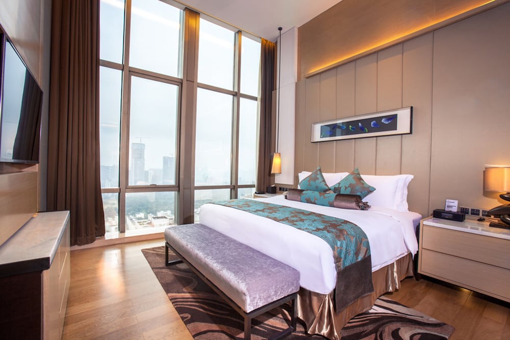Executive Room, 1 King Bed, Non Smoking thumbnail 5