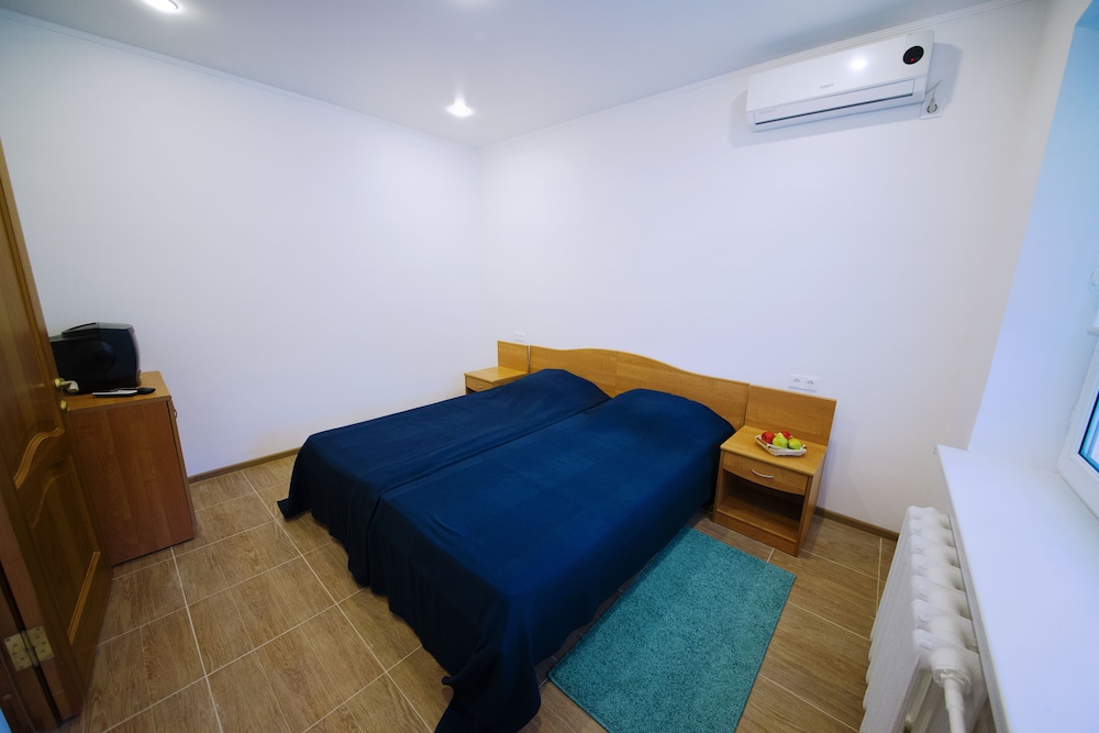 Standard Double or Twin Room photo 3