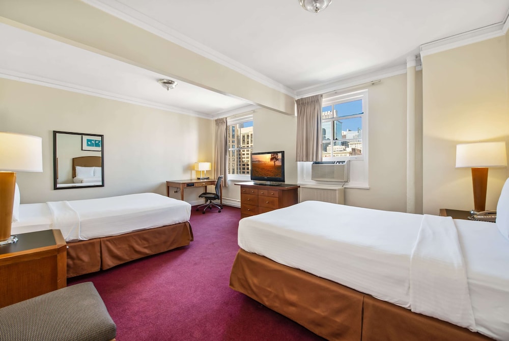Suite, Multiple Beds, Non Smoking, Refrigerator & Microwave - Photo 1