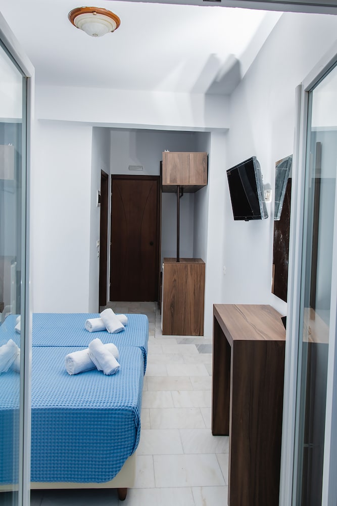 Standard Double Room, City View - Photo 5