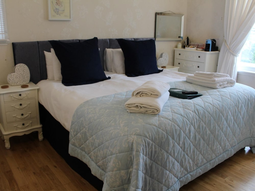 Double Room, 1 King Bed, Mountain View (Malvern View) photo 2