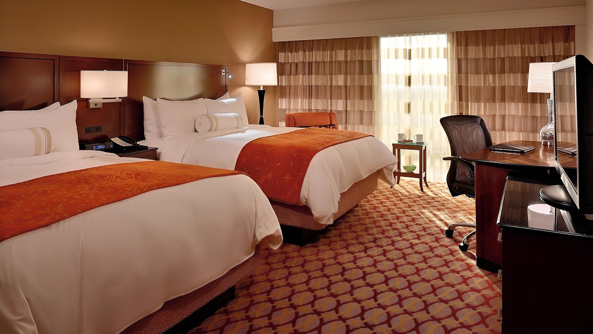 Room, 2 Queen Beds - Photo 2