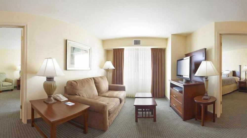 Suite, 2 Bedrooms, Kitchen - Photo 6