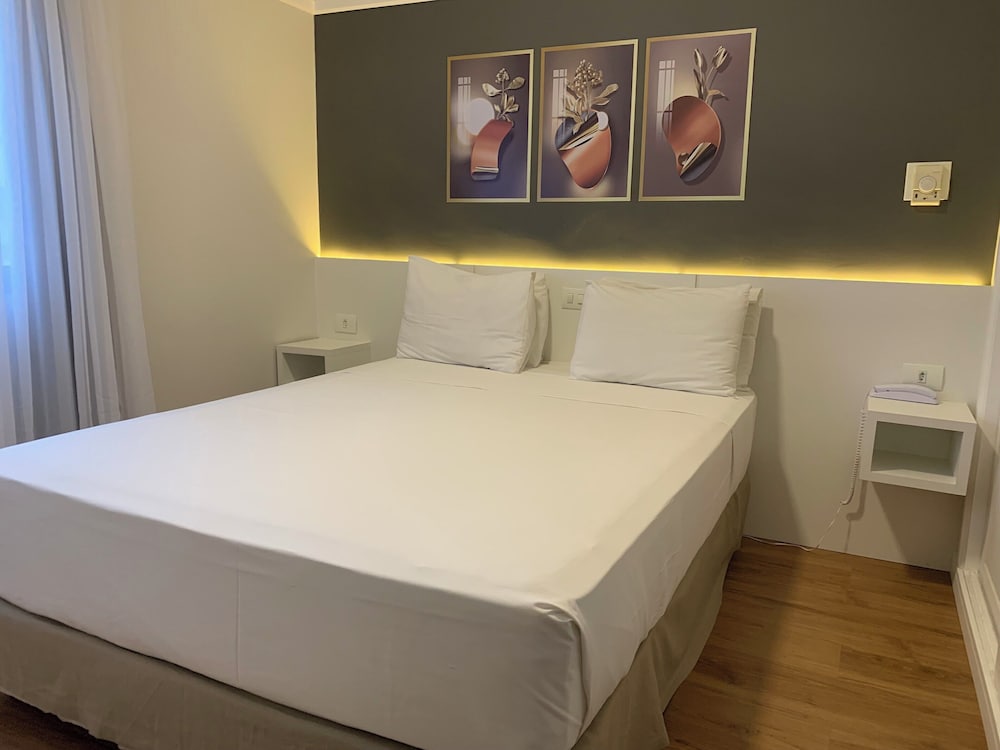 Ninety Hotel — Deluxe Double Room, 1 King Bed