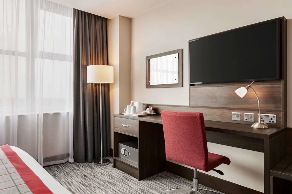 Room, 1 Double Bed, Non Smoking - Photo 3