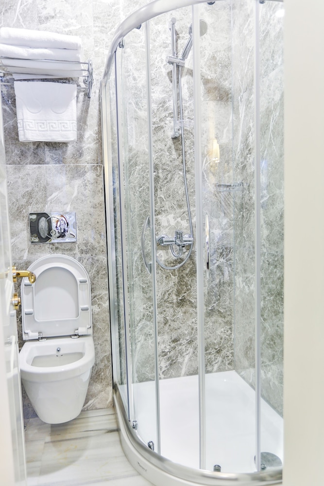Economy Double Room Single Use, 1 Double Bed, Non Smoking, Private Bathroom photo 2