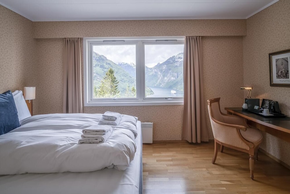 Superior Double Room, 1 King Bed, Sea View