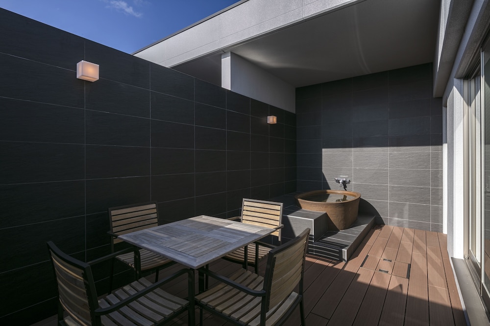 Executive Studio Suite, Multiple Beds, Non Smoking, Terrace