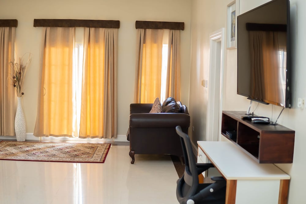 Premium Room, 1 King Bed, Balcony, Sea View photo 2