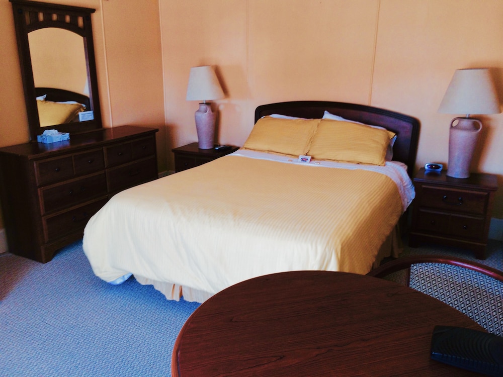 Standard Room, 1 Queen Bed, Beach View, Oceanfront photo 3