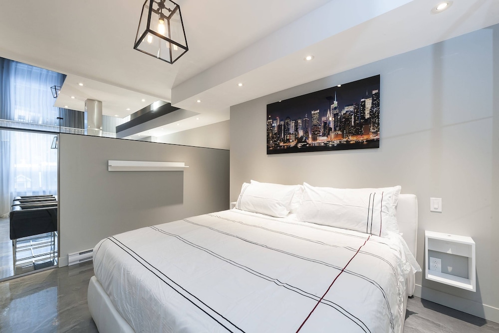 Suite, 2 Bedrooms (1304)