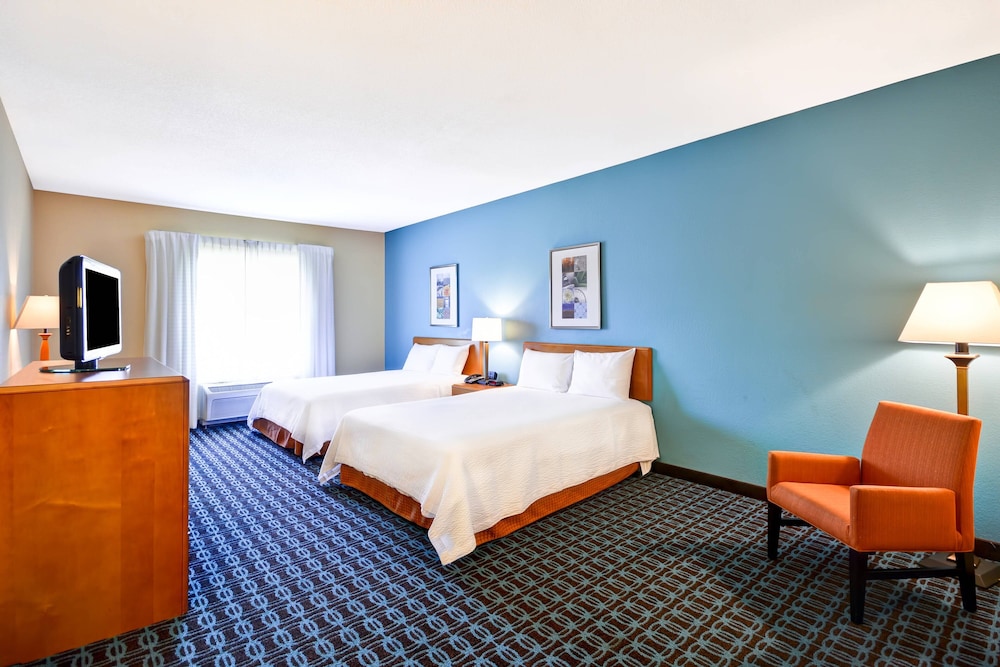 Room, 2 Queen Beds - Photo 1