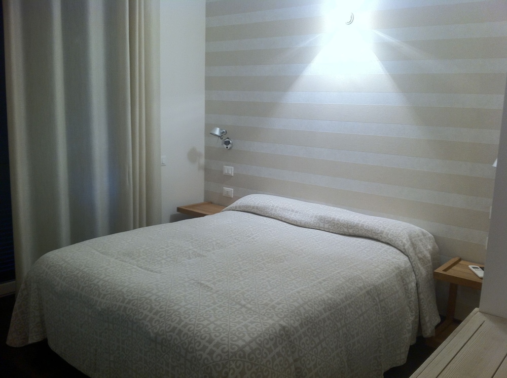Standard Double or Twin Room photo 1