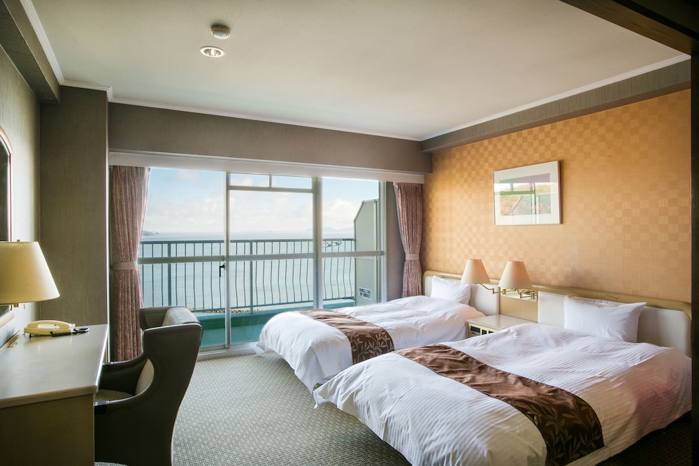 Basic Room, Multiple Beds, Ocean View - Photo 3