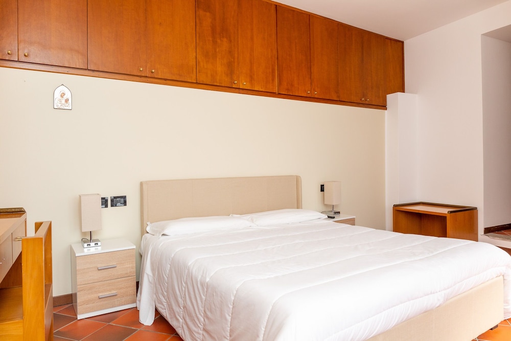 Standard Double Room, 1 Double Bed, Garden View, Garden Area photo 2