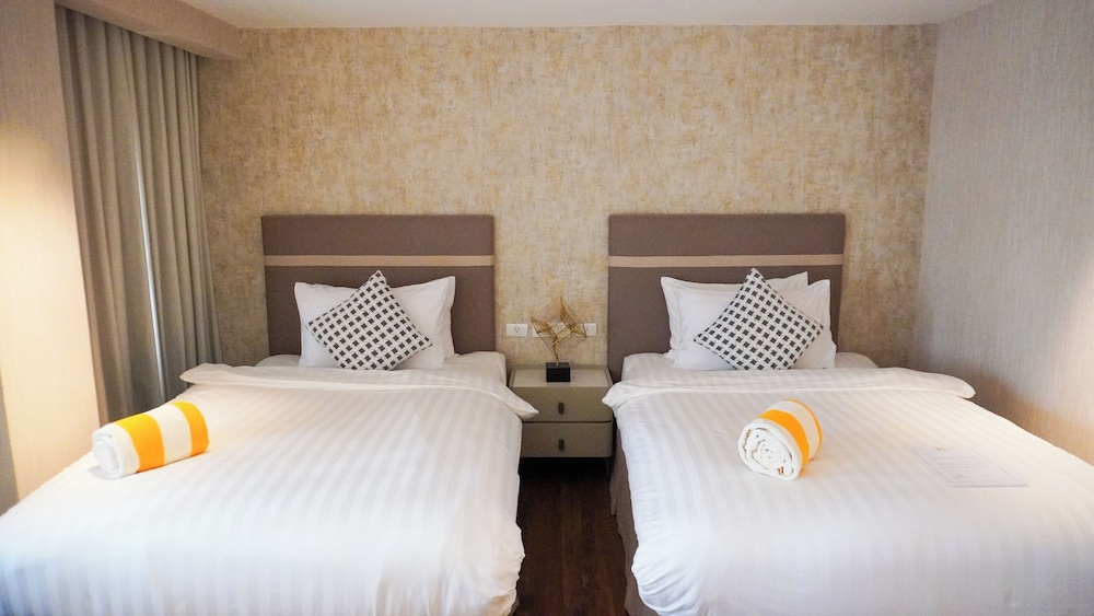 Deluxe Twin Room photo 3