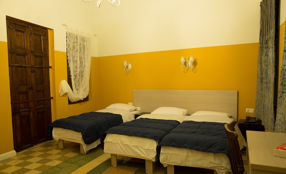 Standard Triple Room photo 3