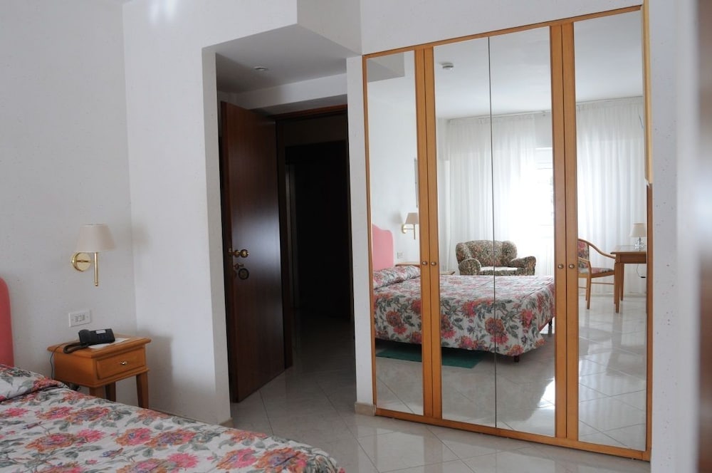 Classic Single Room, 1 Twin Bed photo 3