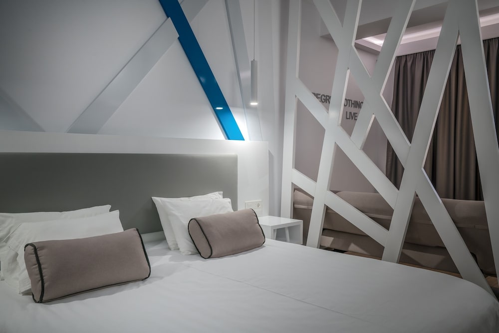 Superior Room - Photo 7