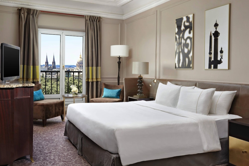 Suite with One King Bed (Non Smoking) photo 1