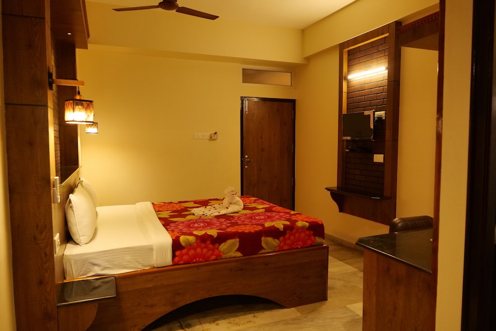 Executive AC Room photo 2