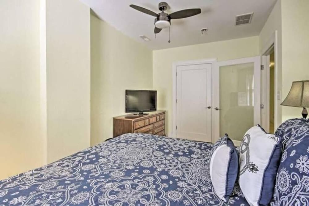 Deluxe Penthouse, City View photo 3