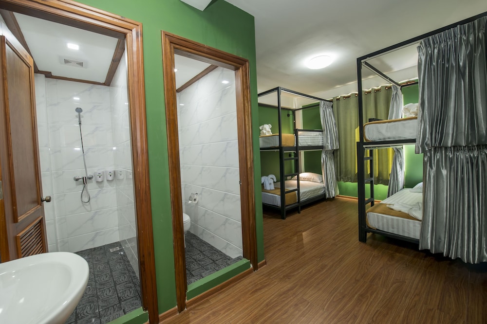 Bed in 4-Bed Mixed Dormitory Room photo 2