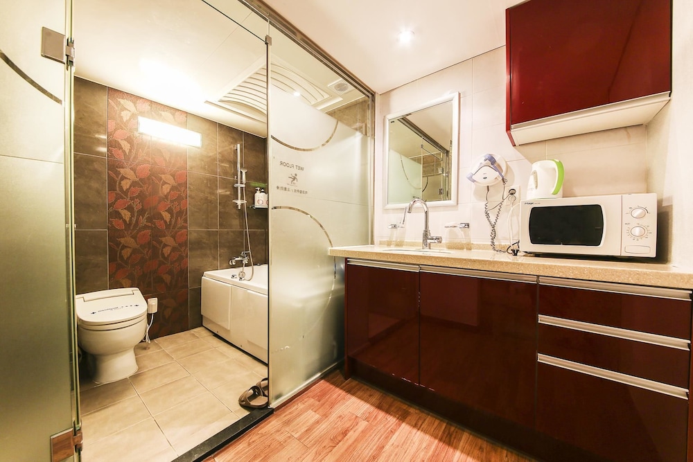 Premium Twin Room photo 3